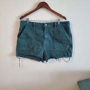 Universal Thread Highest Rise Midi cargo shorts forest green size 16 distressed